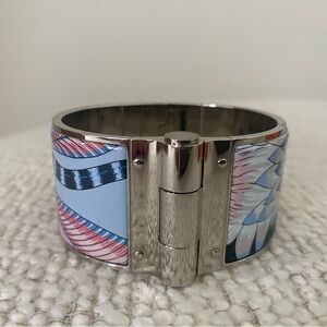 Hermes Hinged printed bracelet with enamel motif "Savana Dance.